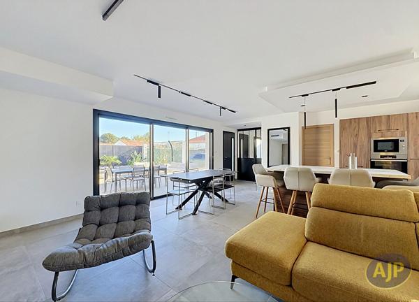 Maison à vendre Challans - 5 pièces, 107m² avec 3 chambre(s) à 429 900€ - AJP Immobilier Challans