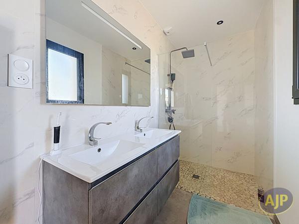 Maison à vendre Challans - 5 pièces, 107m² avec 3 chambre(s) à 429 900€ - AJP Immobilier Challans
