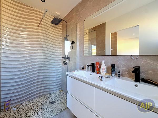 Maison à vendre Challans - 5 pièces, 107m² avec 3 chambre(s) à 429 900€ - AJP Immobilier Challans