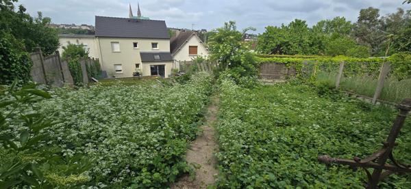 Projet d'Extension ou construction de maison à votre image, avec vue Cathédrale ! Terrain constructible avec batisse à rénover ou enlever