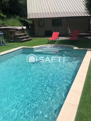 Maison 251 m2 avec piscine, calme et potentiel constructible supplémentaire