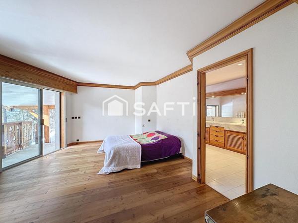 Maison 251 m2 avec piscine, calme et potentiel constructible supplémentaire