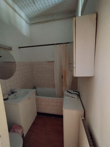 Appartement en cours de rénovation 2 pièce(s) 31.33 m2 - PROCHE IFSI et CENTRE VILLE