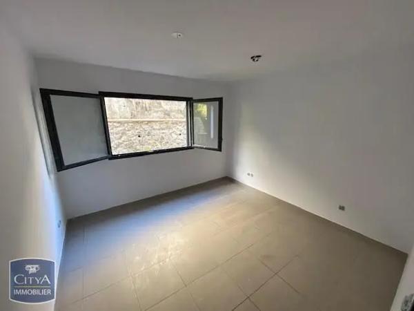 Appartement à louer 3 pièces 68.1m² Saint-Denis (97417)