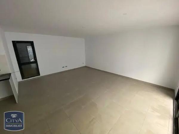Appartement à louer 3 pièces 68.1m² Saint-Denis (97417)
