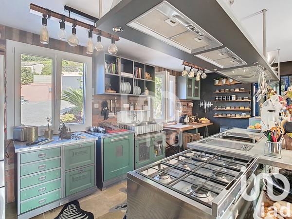 Maison à vendre 7 pièces 200 m² Mandelieu-la-Napoule