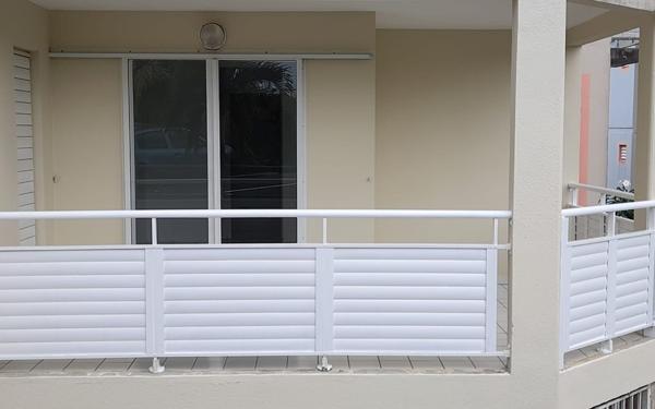 Appartement à vendre    3 pièces •  Sainte-Rose