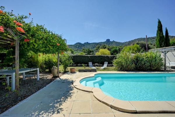 Vente Maison de luxe Aix-en-Provence 10 Pièces 250 m²