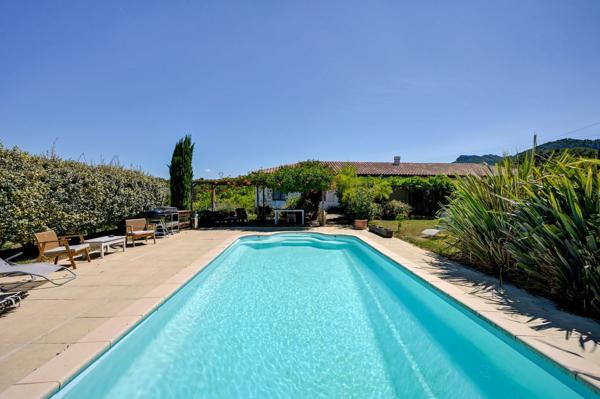 Vente Maison de luxe Aix-en-Provence 10 Pièces 250 m²