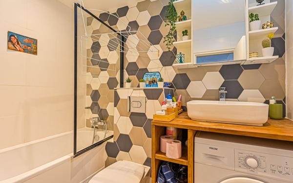 Appartement à vendre    2 pièces •  Paris 20