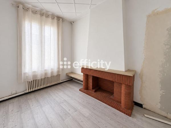 Maison
         9 pièces
        - 168 m² 87 000 € *