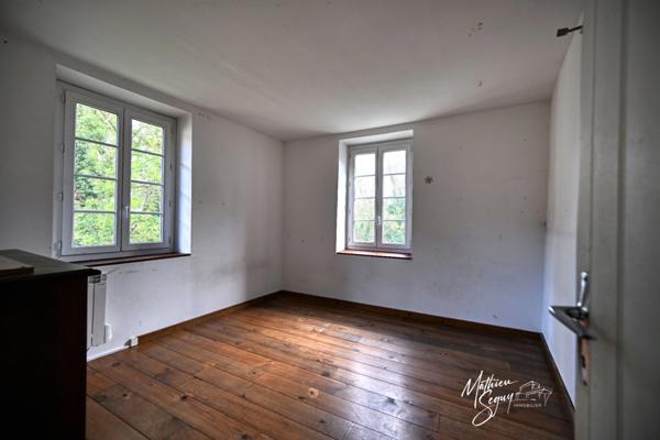 Ancien Moulin sur 1,3 Ha de terrain à MESSIMY (69)