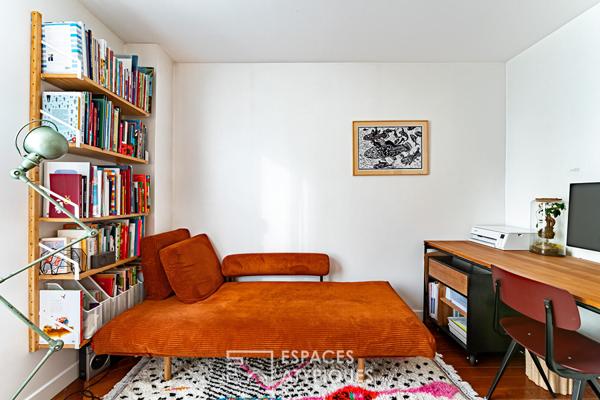 Maison familiale avec jardin intimiste et studio indépendant.