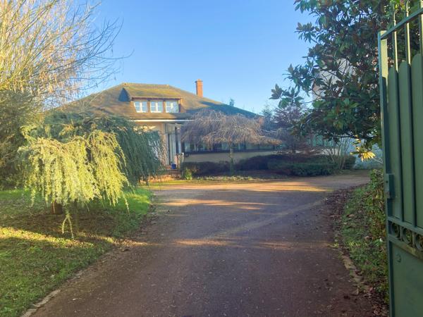 Chartres secteur Maunoury maison 230m², 4 chambres dont 2 en rdc, sur terrain 1000m²