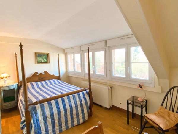 Chartres secteur Maunoury maison 230m², 4 chambres dont 2 en rdc, sur terrain 1000m²