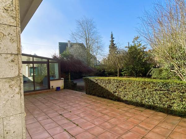 Chartres secteur Maunoury maison 230m², 4 chambres dont 2 en rdc, sur terrain 1000m²