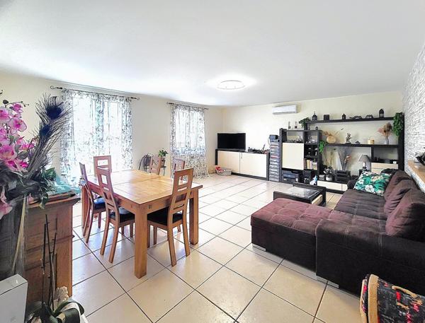 Au cœur de Crémieu – Villa de plain-pied climatisée103 m² hab. (3 ch.) / 780 m² au calme absolu + Proche commodités