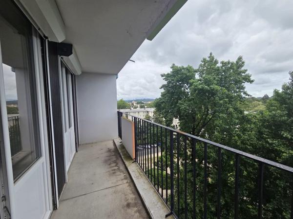 Appartement à louer 800 € CC Pau 3 p 54 m² DPE C