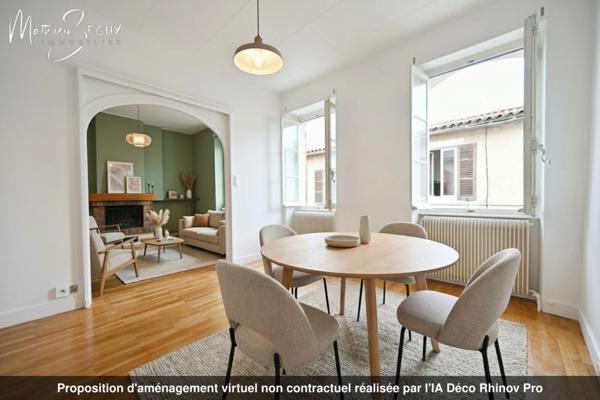 Ancienne maison du menuisier avec son atelier au coeur du village de Millery