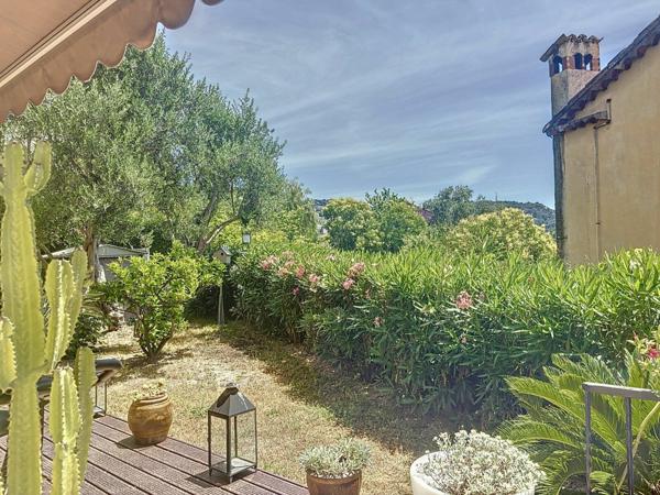 Appartement à vendre    4 pièces • 90 m2 Le Cannet