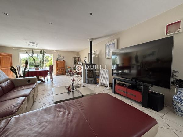 Maison familiale de plain-pied – 180 m² – Parc paysager de 3 000 m²