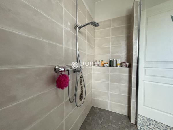 Maison familiale de plain-pied – 180 m² – Parc paysager de 3 000 m²