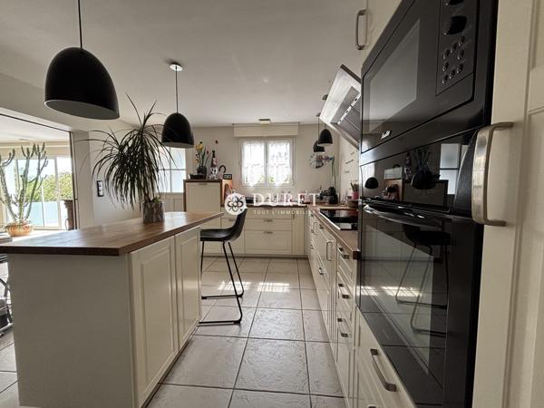 Maison familiale de plain-pied – 180 m² – Parc paysager de 3 000 m²