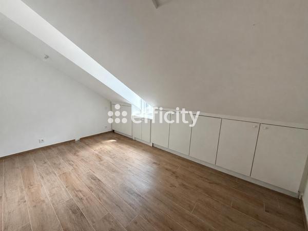Appartement
         3 pièces
        - 60 m² 240 000 € *