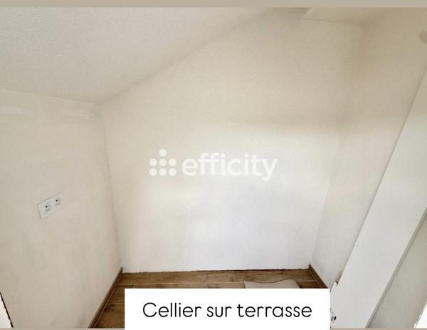 Appartement
         3 pièces
        - 60 m² 240 000 € *
