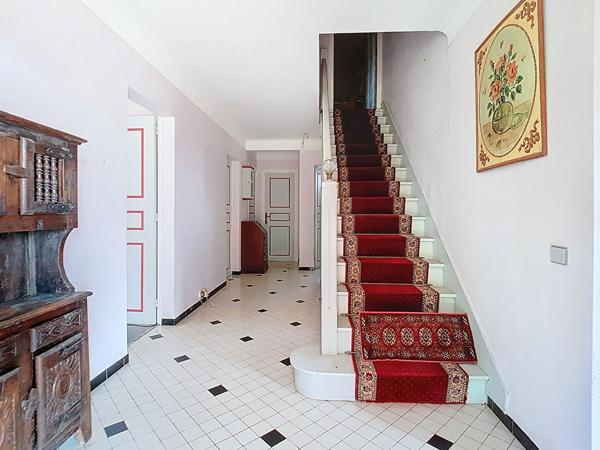 A vendre Maison Gan 7 pièces 154 m2 - possible 240 m2 habitable - garage 70 m2- terrain 4000 m² - vue Pyrénées