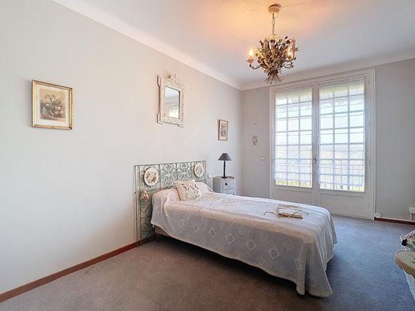 A vendre Maison Gan 7 pièces 154 m2 - possible 240 m2 habitable - garage 70 m2- terrain 4000 m² - vue Pyrénées