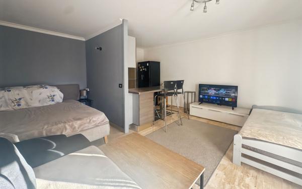 Appartement à vendre    1 pièce • 27 m2 Antibes