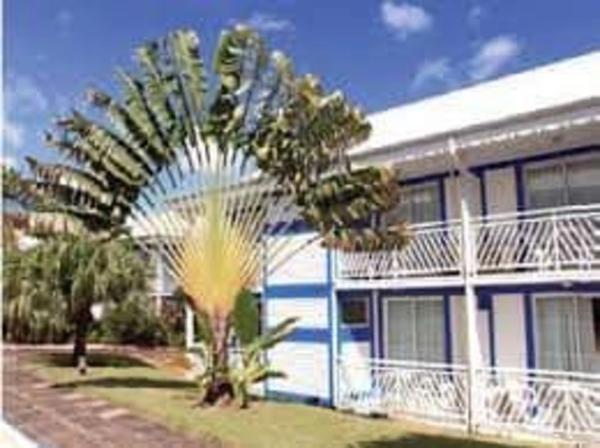 SAINT FRANCOIS (971) QUARTIER MANGANAO STUDIO MEUBLE DANS RESIDENCE AVEC PISCINE ET A 2 PAS DES PLAGES