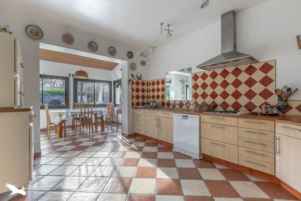 Maison à vendre |  Saint-Jean-d'Illac |  7 pièces | 201 m²