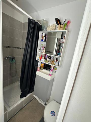 Mairie des Lilas – A 30 mètres du parc Lucie Aubrac et 100 mètres du métro – Beau studio – Cœur de ville