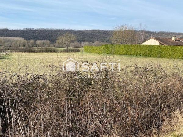 Terrain viabilisé de 2266 m² à VILLEFRANCHE de ROUERGUE