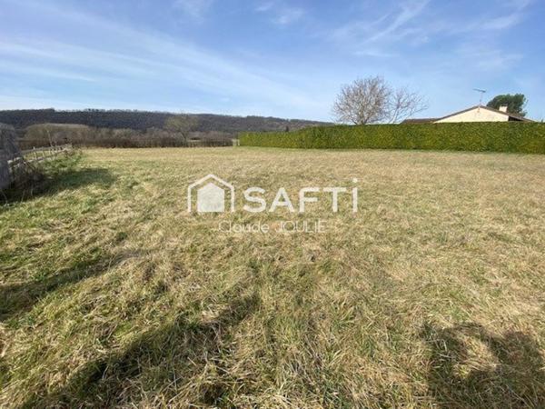 Terrain viabilisé de 2266 m² à VILLEFRANCHE de ROUERGUE