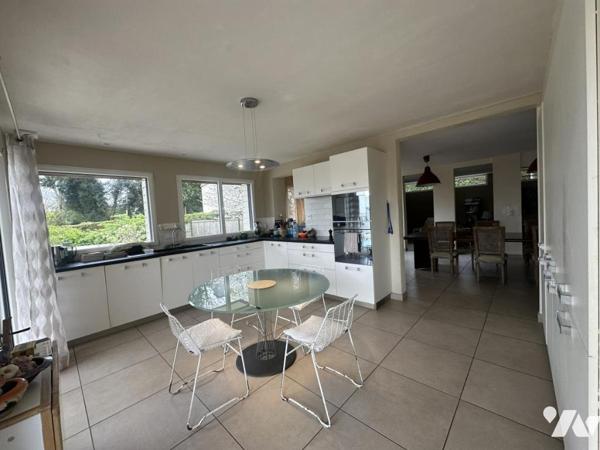 À Vendre à Réguiny Maison située à pied des commodités et services et à 35 minutes de Vannes