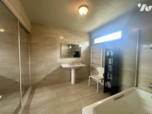 À Vendre à Réguiny Maison située à pied des commodités et services et à 35 minutes de Vannes