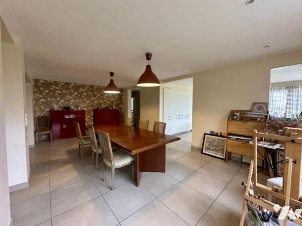 À Vendre à Réguiny Maison située à pied des commodités et services et à 35 minutes de Vannes