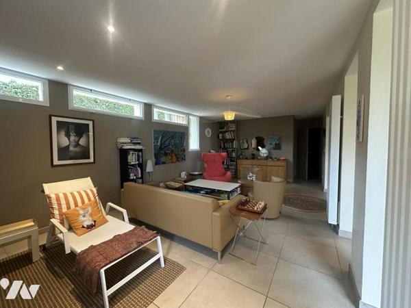 À Vendre à Réguiny Maison située à pied des commodités et services et à 35 minutes de Vannes