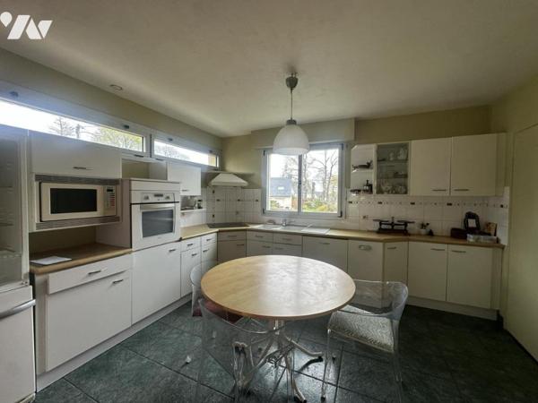 À Vendre à Réguiny Maison située à pied des commodités et services et à 35 minutes de Vannes