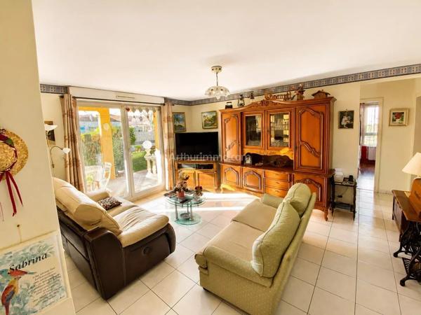 Vente                                                      Appartement
                        
                     3 pièces                      70 m2                     à Colmar