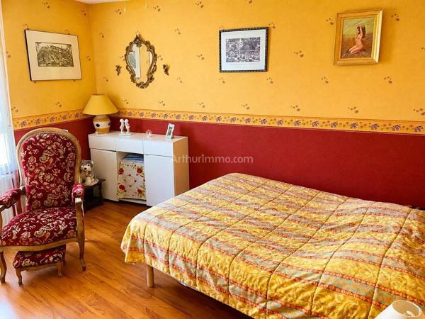 Vente                                                      Appartement
                        
                     3 pièces                      70 m2                     à Colmar