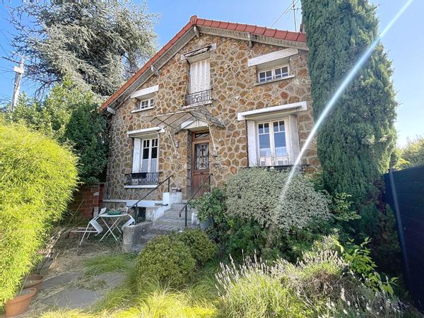Maison CHATOU 5 pièces €439 000 ** - Référence 161516