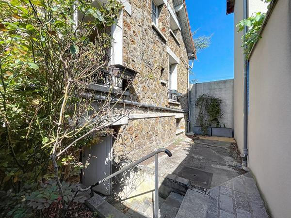 Maison CHATOU 5 pièces €439 000 ** - Référence 161516