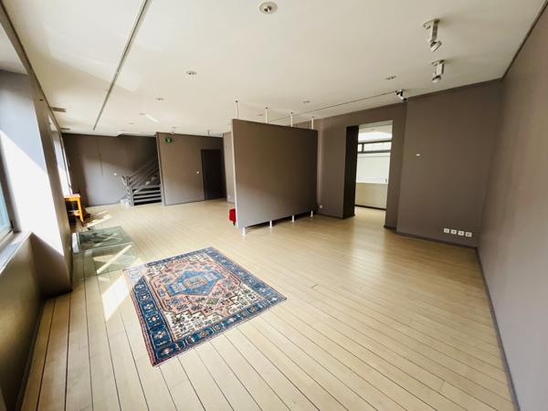 Pont-Aven (29930) Très Bel Immeuble à usage mixte sur 3 niveaux à Pont-Aven