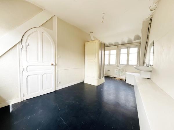 Pont-Aven (29930) Très Bel Immeuble à usage mixte sur 3 niveaux à Pont-Aven