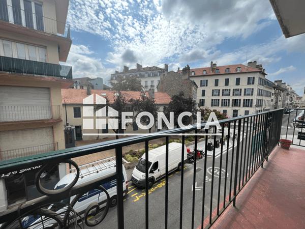 Location Appartement 3 pièces 52.77 m² - 60 RUE EMILE GUICHENNE Pau 64000