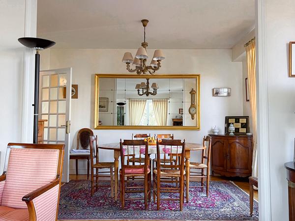 Appartement T5 de 130 m² de prestige avec garage et cave dans résidence avec ascenseur "Angers Château/ Académie"